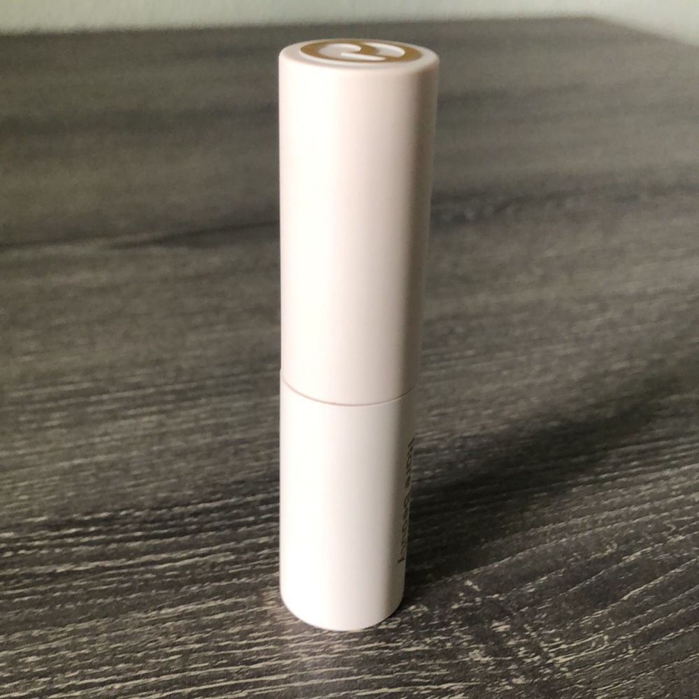 ❤️$8 NWT Rare Beauty Black Mascara 8ml - Picture 2 of 4